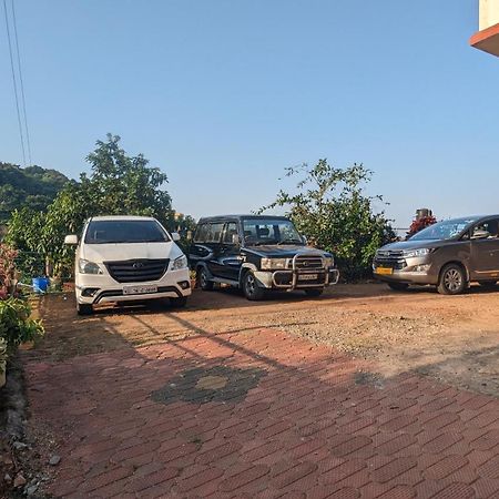 Daisey Dee Homestay Madikeri Eksteriør billede